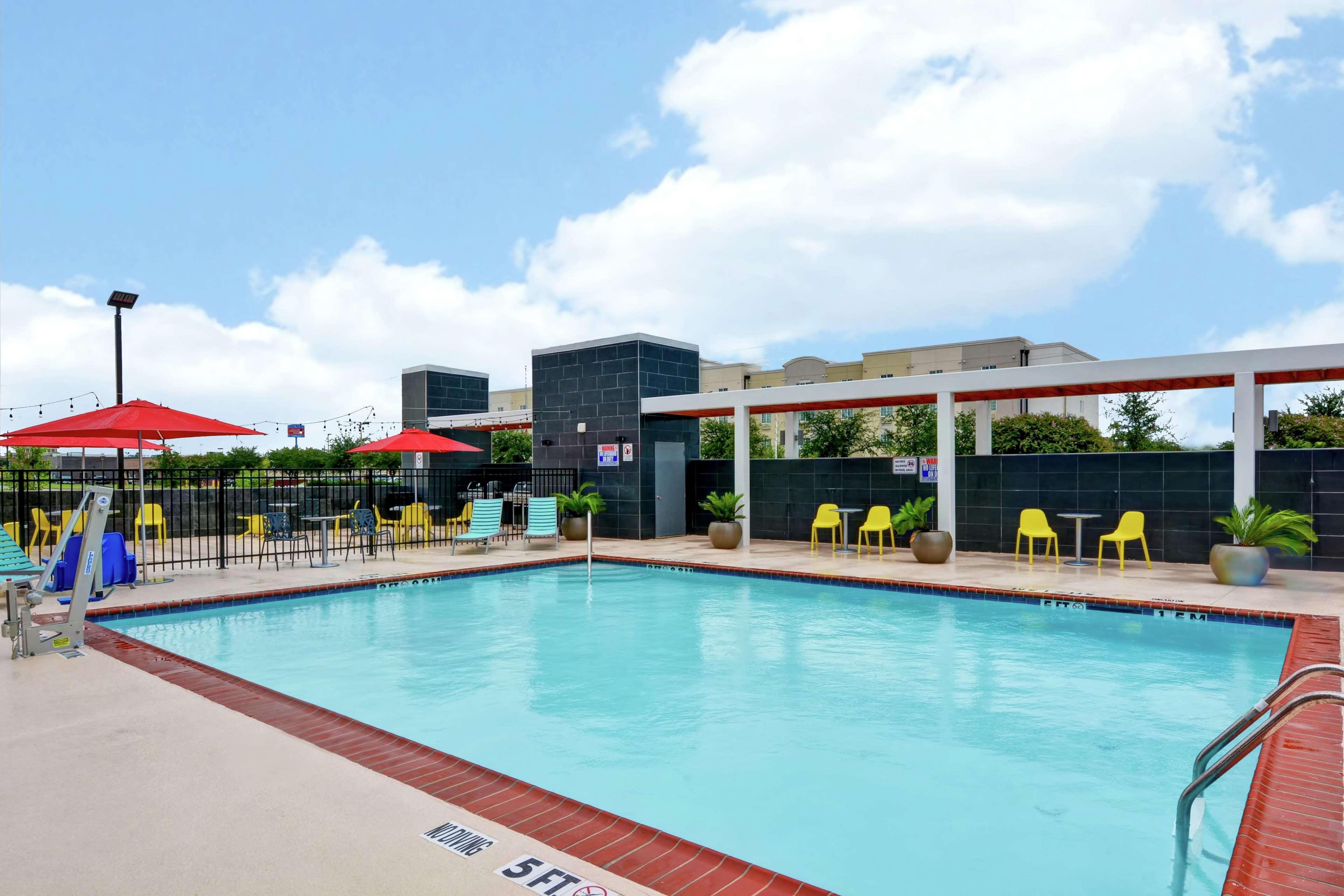 Home2 Suites By Hilton La Porte Εξωτερικό φωτογραφία